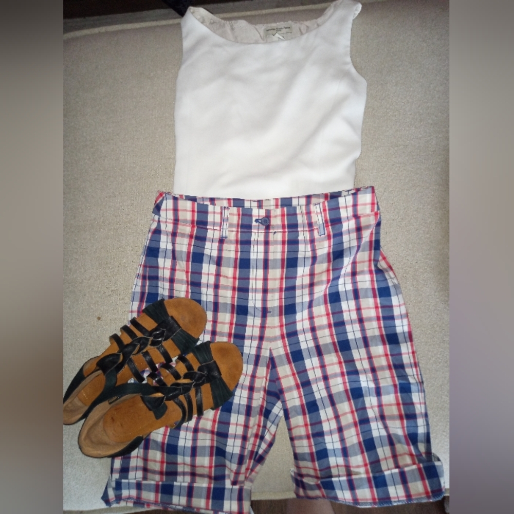 NWOT, Anne Klein, Plaid Bermuda  Shorts, Size 6